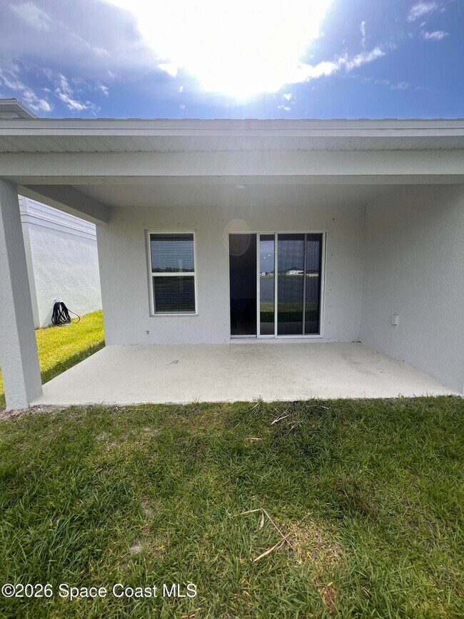 Building Photo - 715 Hatton Ln SE