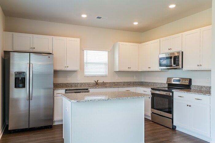 Building Photo - 331 Augustine Dr