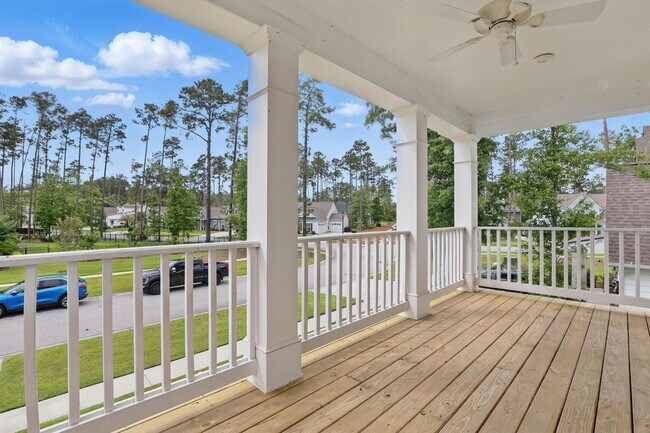 Building Photo - Spacious 5 Bedroom Home in Richmond Hill’s Waterways Community