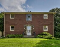 Building Photo - 1901 5 Plex
