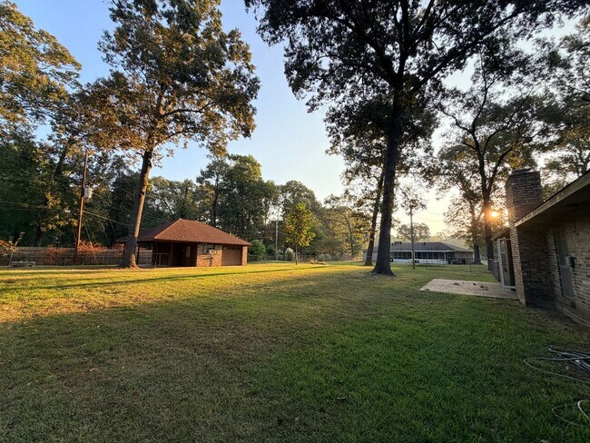 Building Photo - 9103 Dogwood Trail