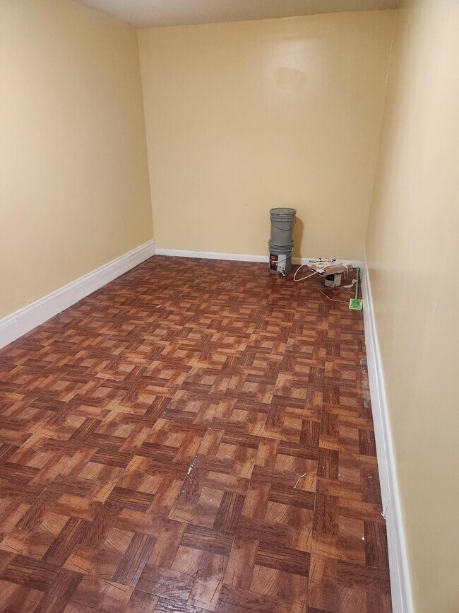 Building Photo - 5231 Pine Abbey Dr S