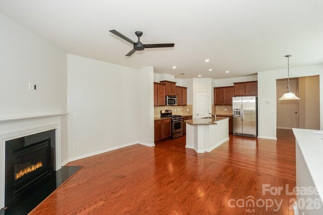 Building Photo - 8273 Viewpoint Lane