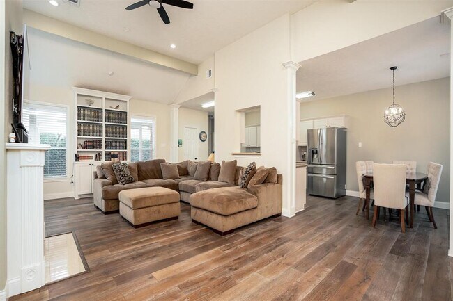 Building Photo - 8915 Wallington Dr