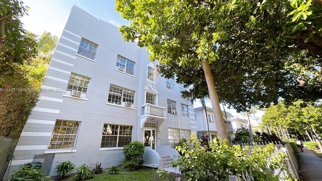Primary Photo - 842 Meridian Ave