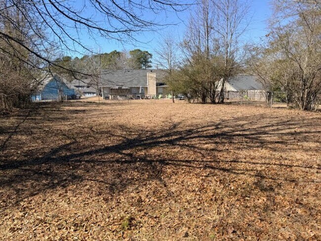 Building Photo - Newly Updated Duplex Unit in Riverdale