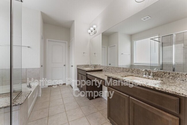 Building Photo - 942 Blue Violet