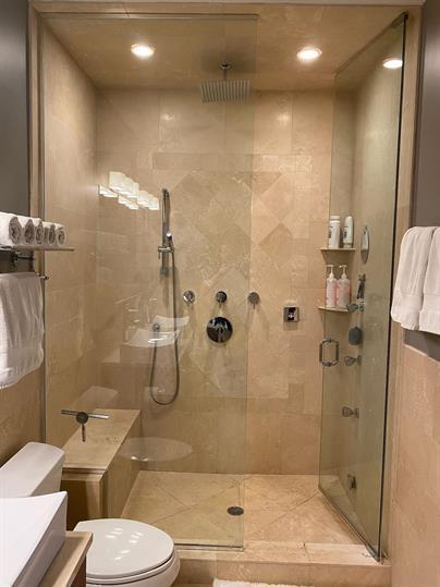 Building Photo - Rare Oversized Fully Furnished 3 Bed / 2.5 Bath 2,800+ SF Duplex with Private 1,000 SF Roof Deck ...