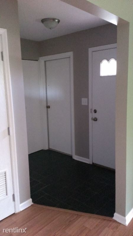 Building Photo - 3 br, 1.5 bath House - 1110 Hayden Dr
