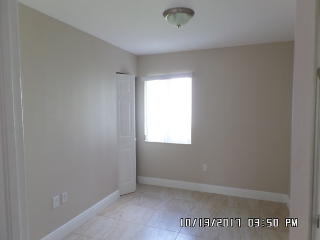 Building Photo - 479 NW 19th St