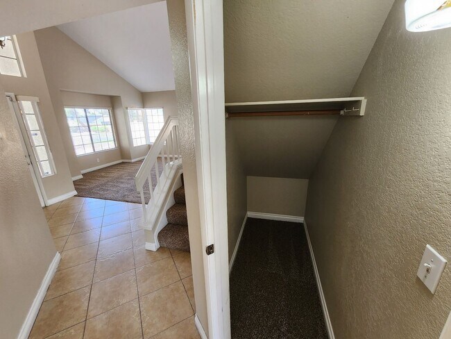 Building Photo - 6703 Dominion Ct