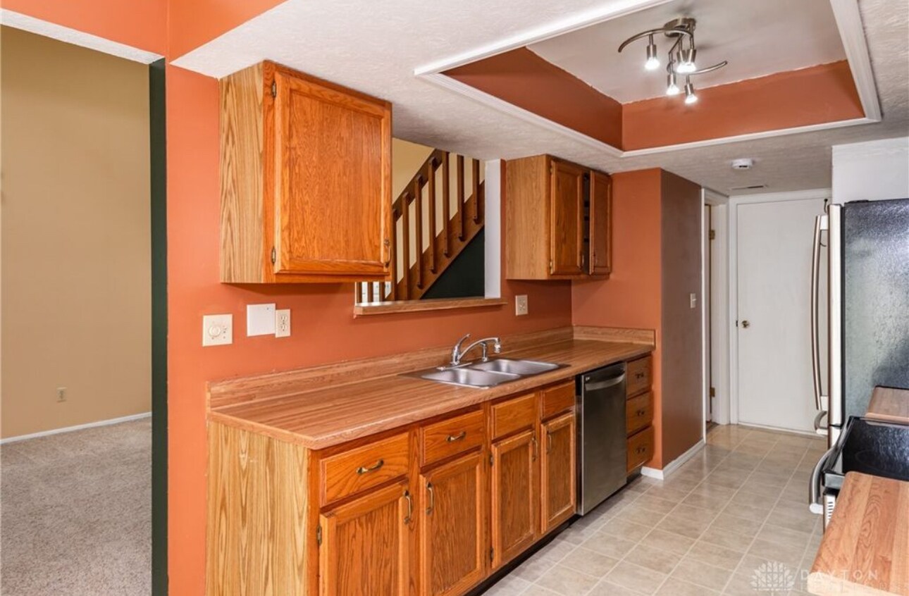 Building Photo - 2344 Fieldstone Cir
