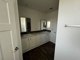 Building Photo - 508 Outer Dr