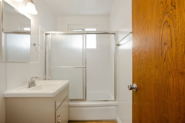 Building Photo - 740 W 27th St