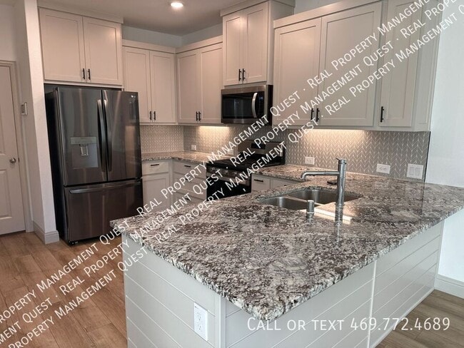 Building Photo - 4553 Cypress Thorn Dr