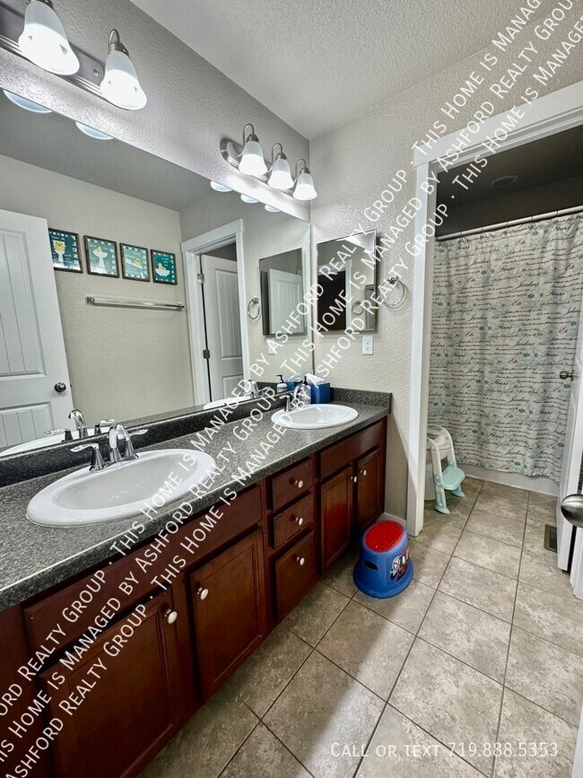 Building Photo - 7772 Wagonwood Pl