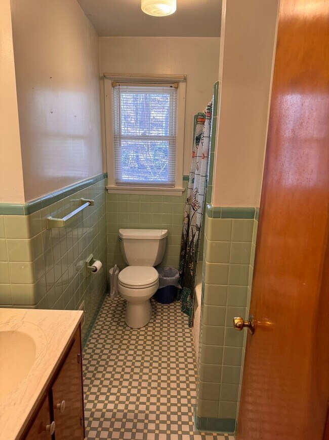 Building Photo - 4 Bedroom || 2.5 Bathroom Home in Boonsboro