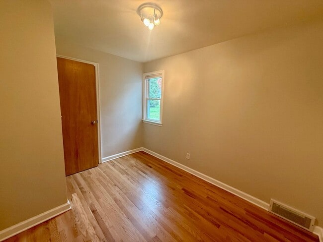 Building Photo - 3 Bed 1 Bath Single Family Home in Wausau