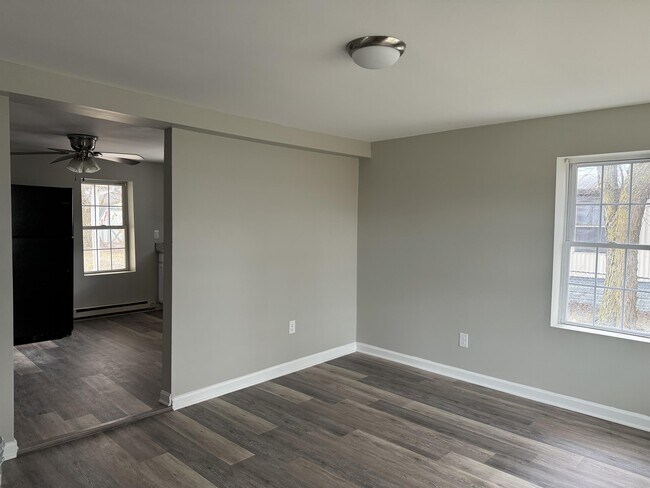 Building Photo - 250 State Cir