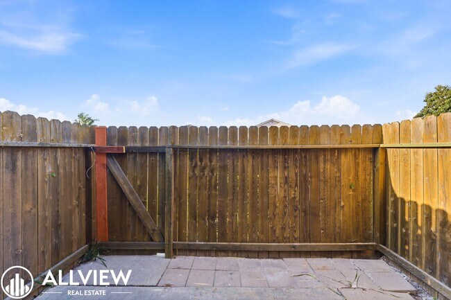 Building Photo - 16781 Bardon Ln