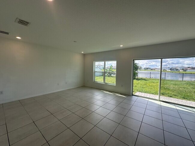 Building Photo - 352 Quarry Rock Cir