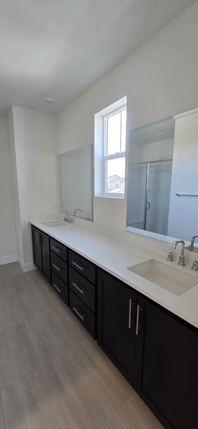 Building Photo - Brand New 2025 Solar-Powered 4 Bed, 3 Bath...