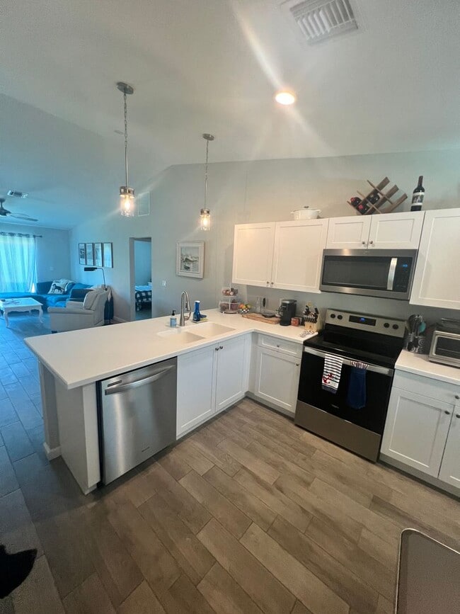 Building Photo - CHARMING 3 BEDROOM, 2 BATH HOME BUILT IN 2022 IN EAST STUART