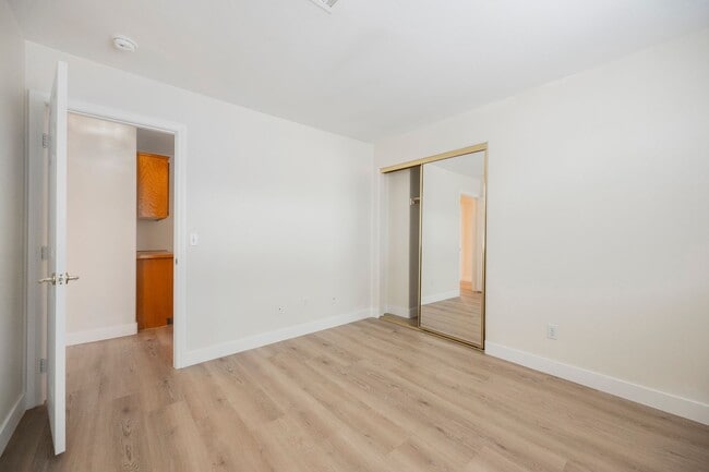 Building Photo - Honey, I’m Home! This Lovely 3 Bedroom, Two-Story Home Is Located In Summerlin.