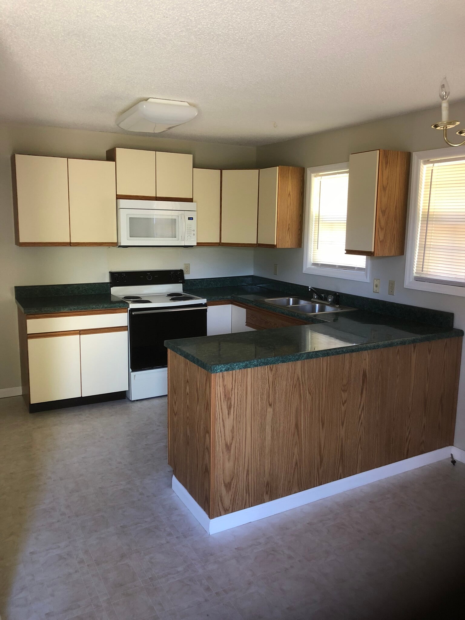 Building Photo - 4440 Clifton Glendale Rd