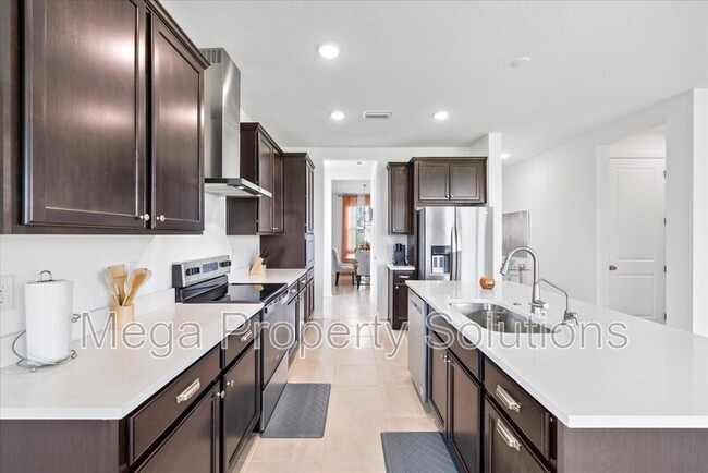 Building Photo - 12195 Stirrup Dr