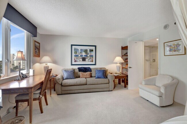 Building Photo - 3215 S Ocean Blvd