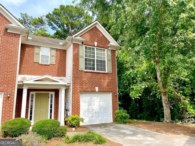 Building Photo - 2710 Parkway Trail