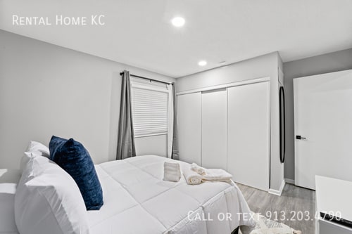 Building Photo - 10965 Gillette-