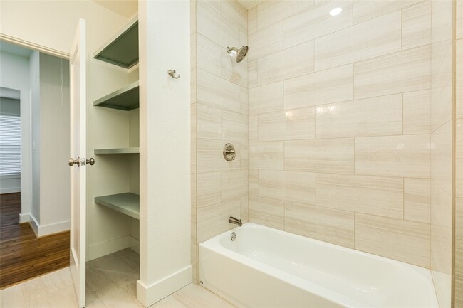 Building Photo - 2512 Avenue K