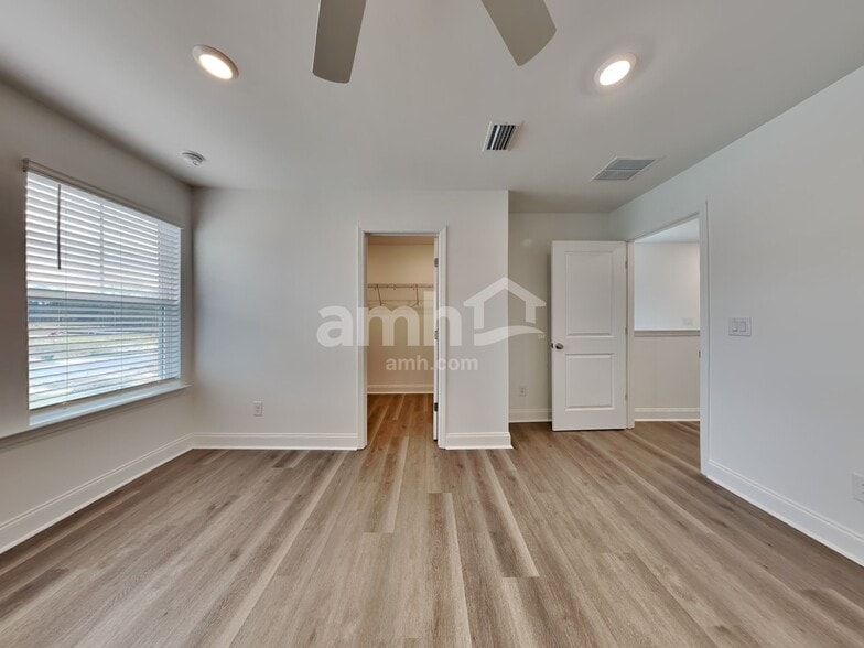 Building Photo - 108 Slice Dr