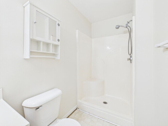 Building Photo - 5313 Golf Villa Ln