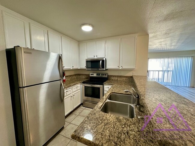 Building Photo - For rent I! Beautiful  2 Bed, 2 Bath Condo-Complex at La Costa