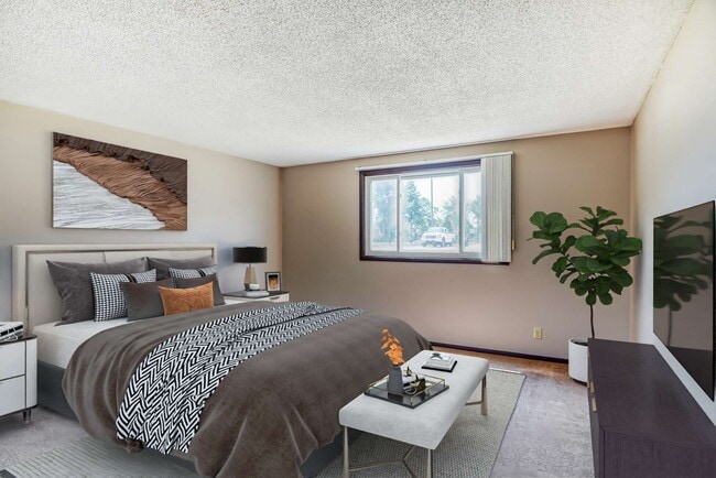 Spacious Bedroom, Carpet and Bright Window - Highland Apartments