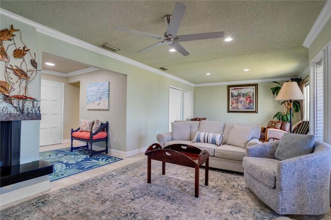 Building Photo - 654 Windrush Bay Dr