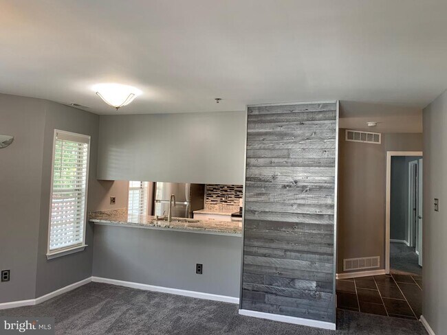 Building Photo - 809 Willings Way