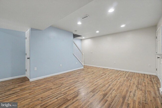 Building Photo - 335 Cindy Dr