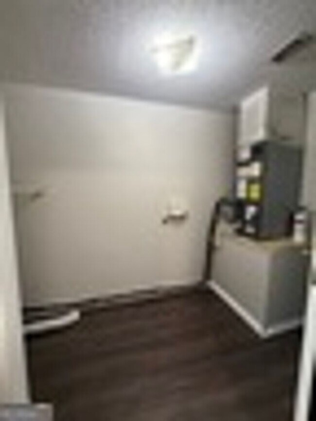 Building Photo - 73 Talbot Ct