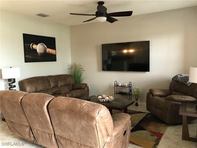 Building Photo - 11875 Izarra Way