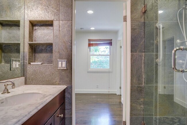 Building Photo - Beautiful 4 Bed/4 Bath Family Home w/pool - Upcoming and available in April!