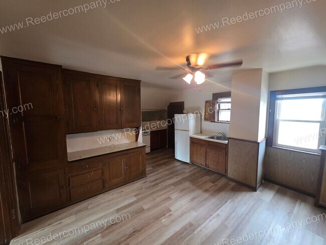 Building Photo - 625 Roosevelt Dr