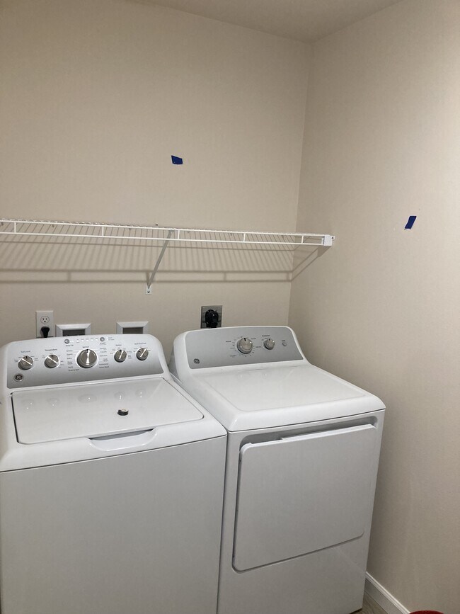 Building Photo - 1812 S 250th St