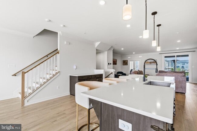 Building Photo - 16007 Hyde Pk Pl