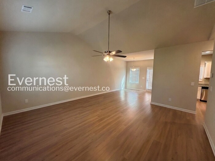 Building Photo - 105 Culver St