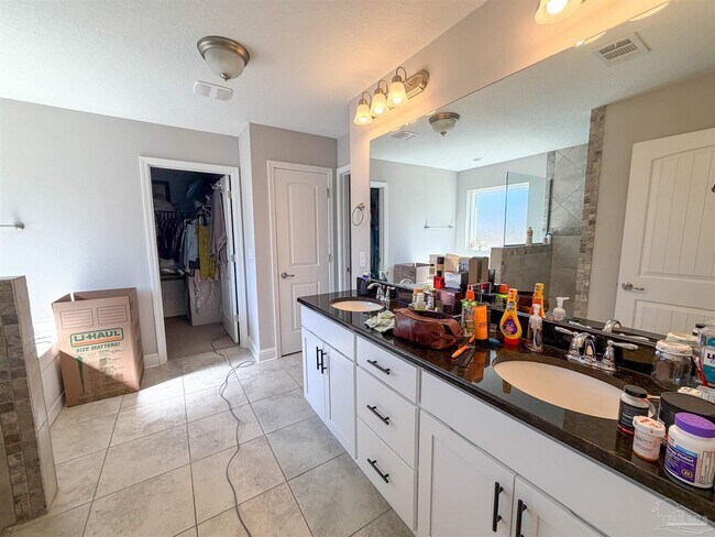 Building Photo - 4578 Red Oak Dr
