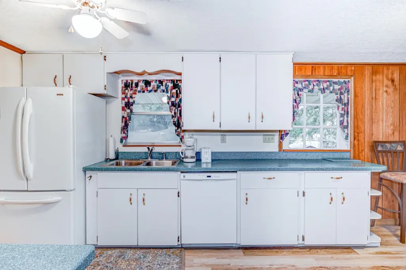 Building Photo - 9335 E Beech Cir